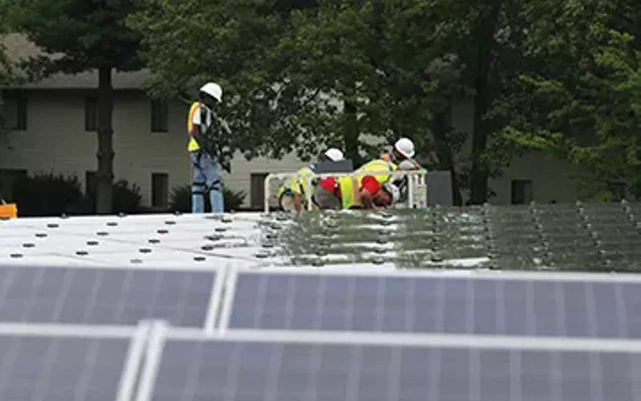 Image: CMT goes solar - Project is largest of its kind in Illinois
