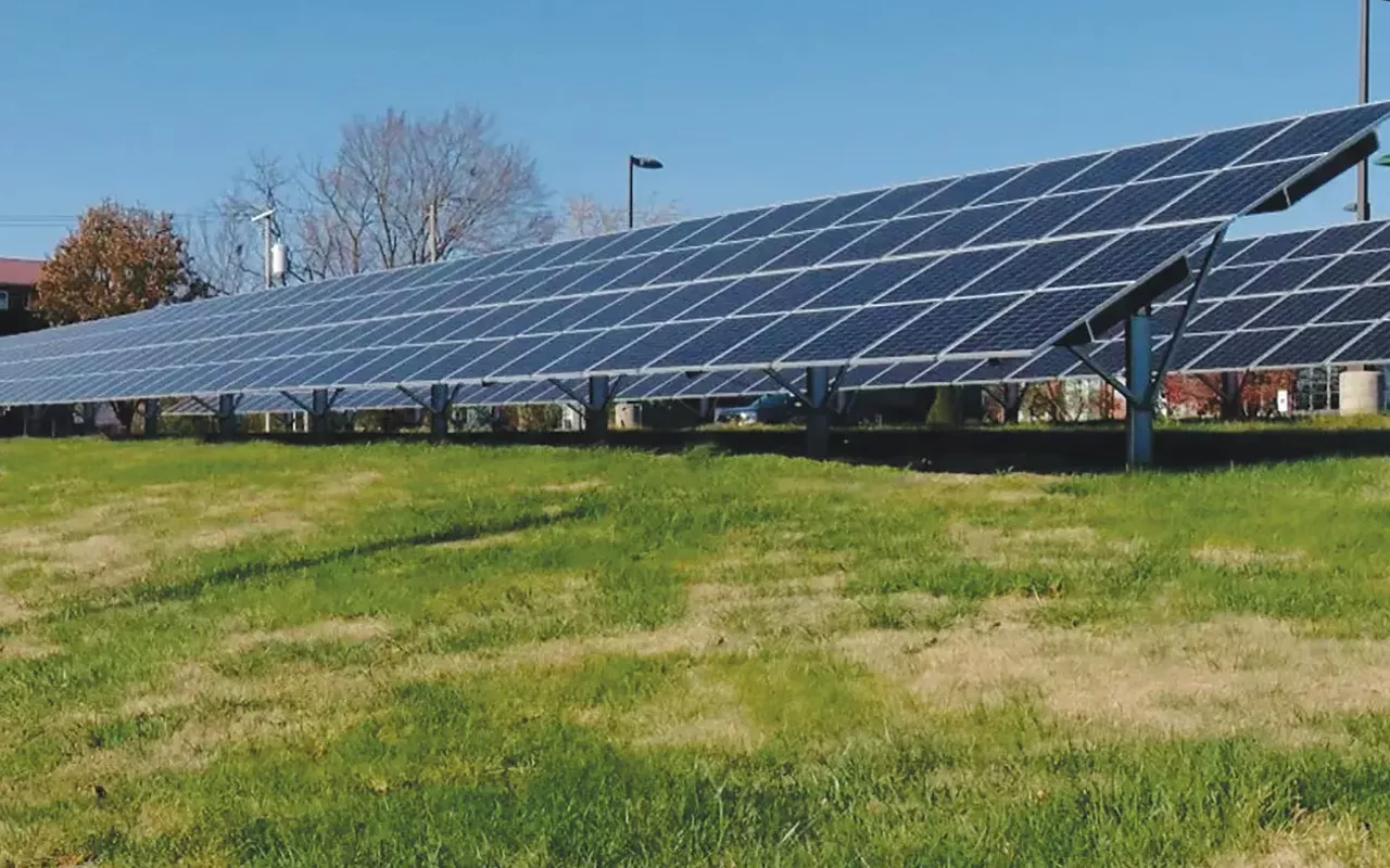 Image: Illinois bet on solar to meet its climate goals. Trump has the industry in his crosshairs.