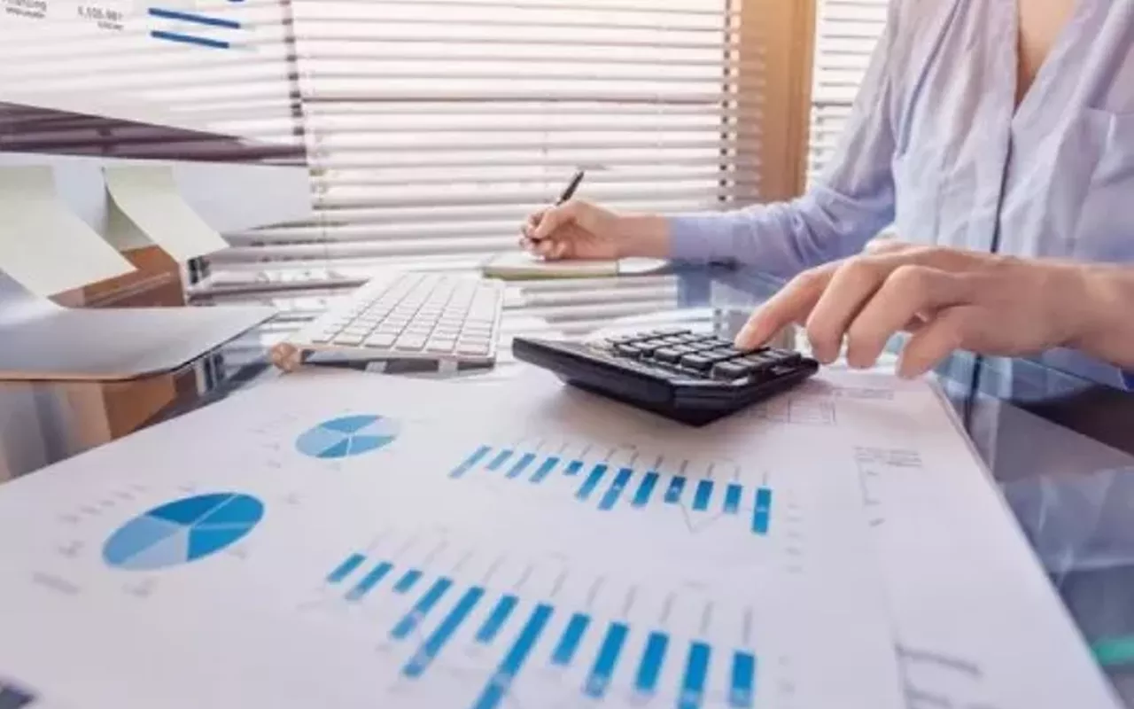 Image: Learn About The Financial Essentials To Manage A Business