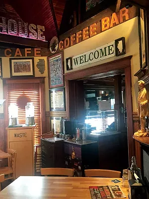 A new caf&eacute; with a past