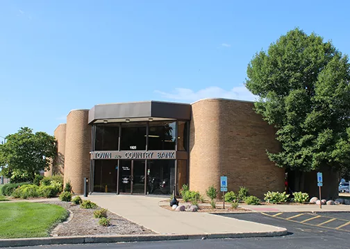 Heartland Bank and Trust Company has announced plans to merge with Town and Country Bank
