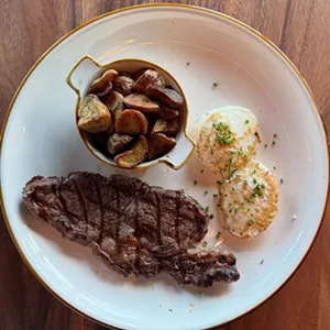 HARVEST KITCHEN + BAR
